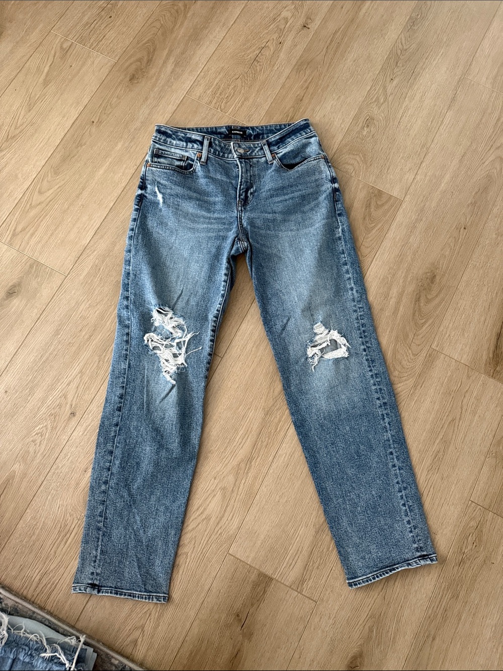 Express Women's Light Blue Straight Leg Ripped Jeans